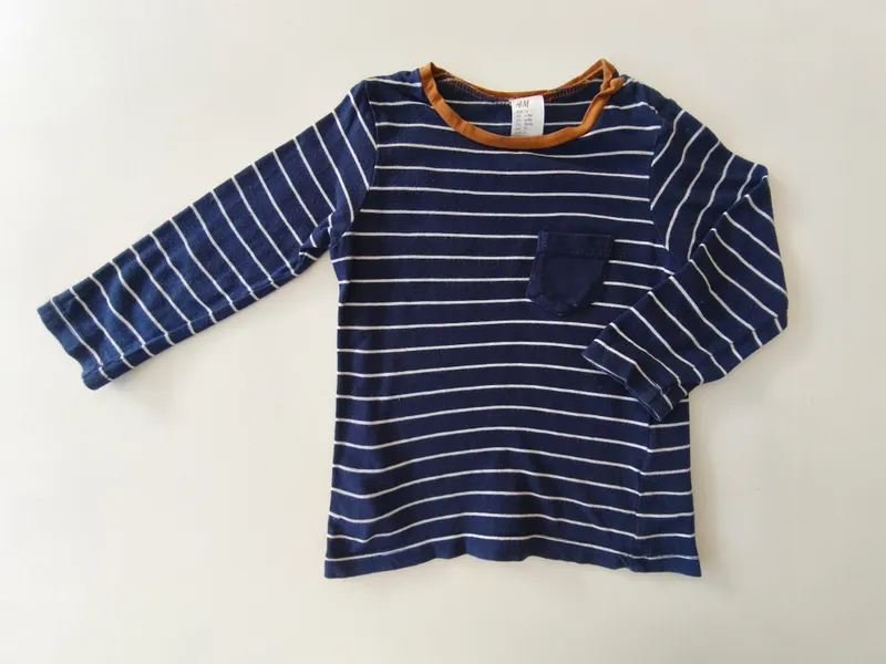 Remera manga larga. h&m. talle 6 - 9 meses.