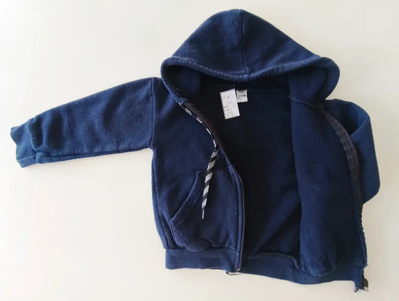 Campera deportiva. super junior. talle 9 - 12 meses.