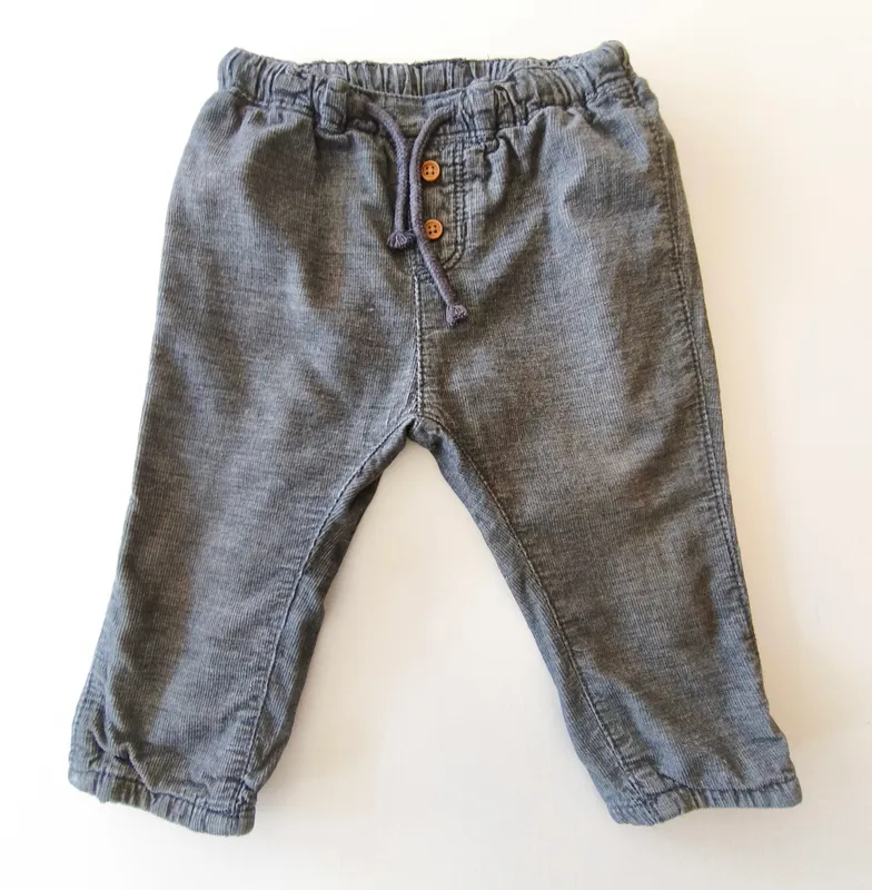 Pantalón. h&m. talle 6 - 9 meses.
