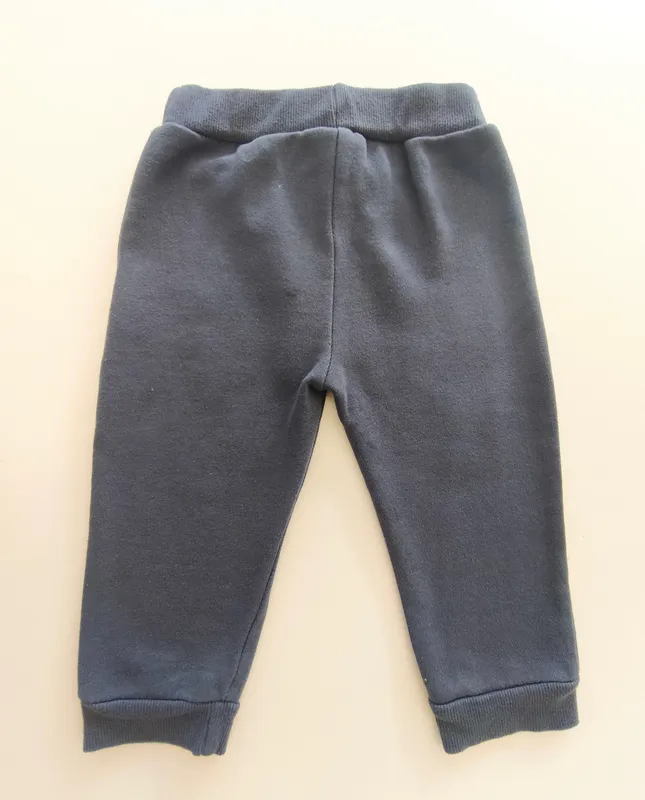 Jogging. bas. talle 12 - 18 meses.