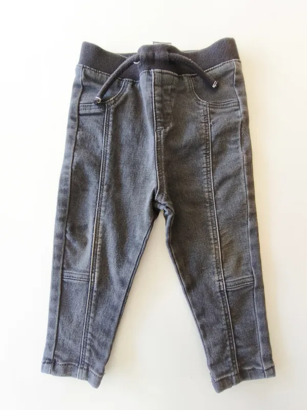 Pantalón. primark. talle 9 - 12 meses.