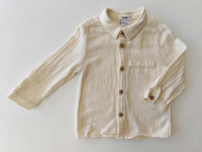 Camisa manga larga. bas. talle 9 - 12 meses.