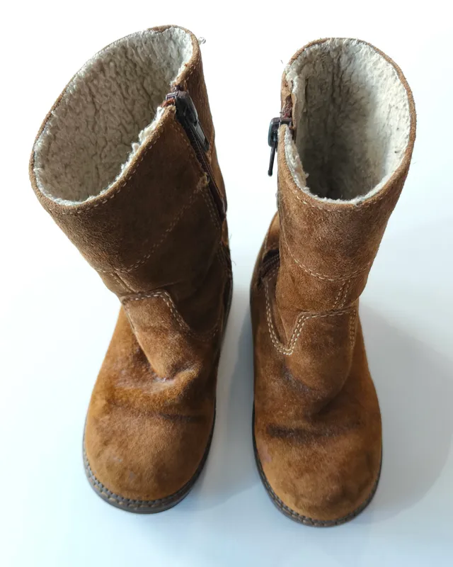 botas de gamuza. Hush Puppies. Talle 26.