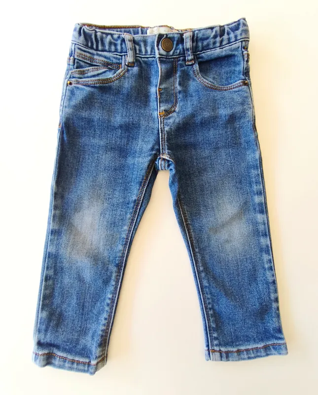 Jean. zara. talle 12 - 18 meses.