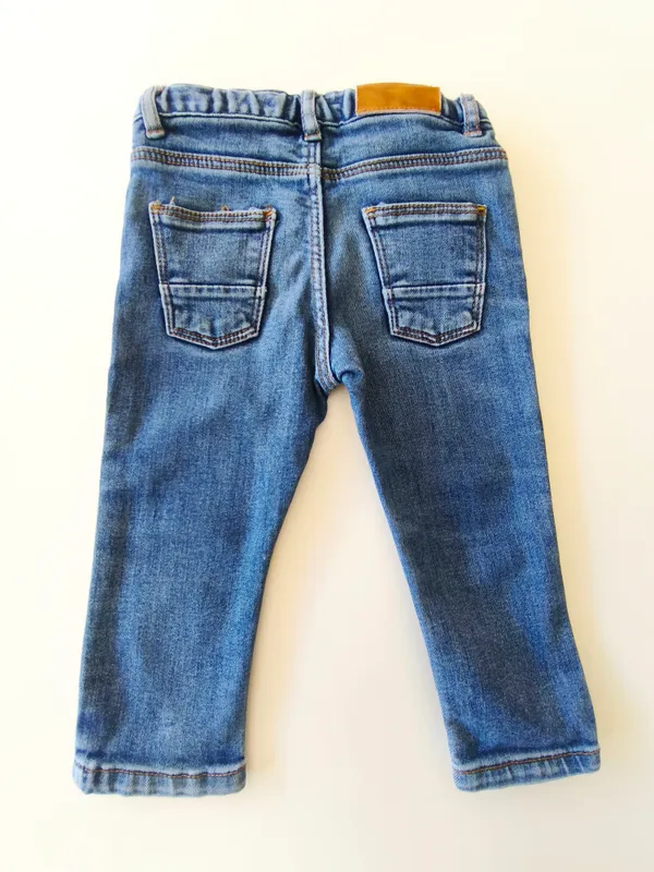 Jean. zara. talle 12 - 18 meses.