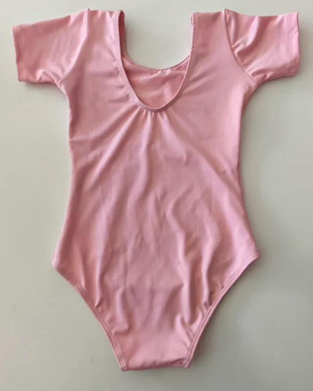 Malla de ballet manga corta. talle 6-8.