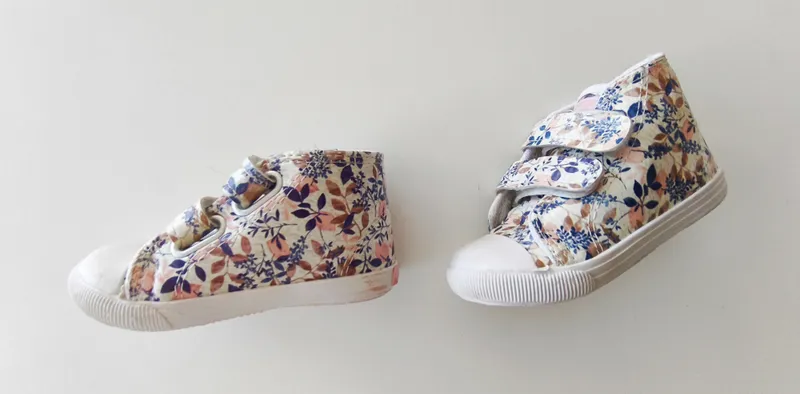 Championes. mimo&co. talle 23 eur.
