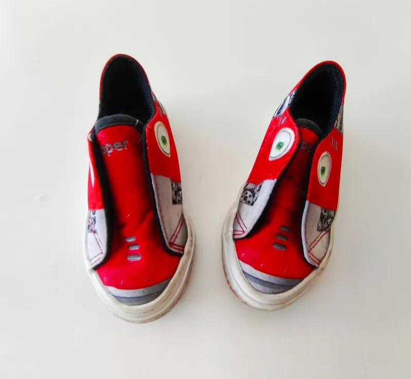 Championes. topper. talle 23 eur.
