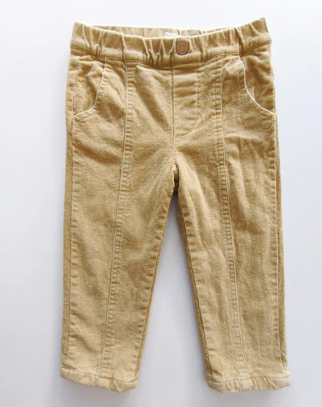 Pantalón de pana. bas. talle 18 - 24 meses.