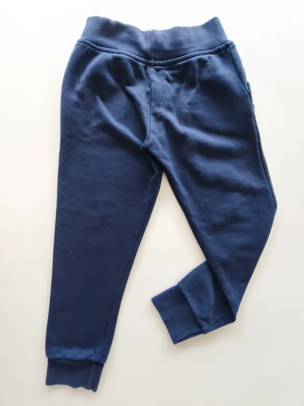 Jogging. talle 7 - 8.
