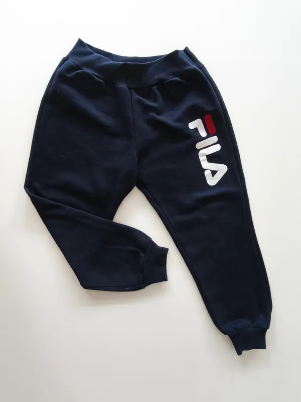 Jogging. talle 7 - 8.