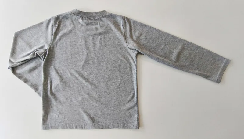 Remera manga larga. d&m. talle 6.