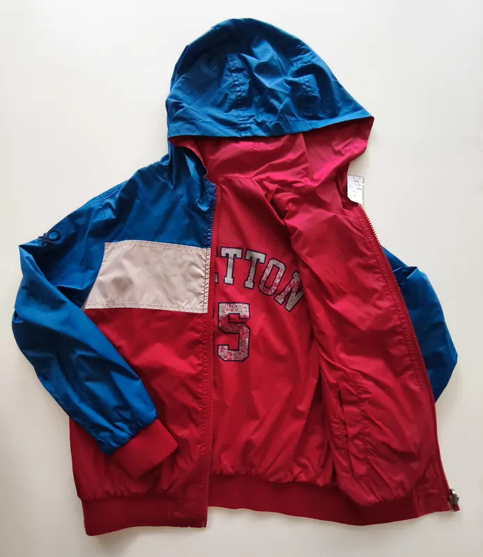 Campera. united colors of benetton. talle: 8 - 9.