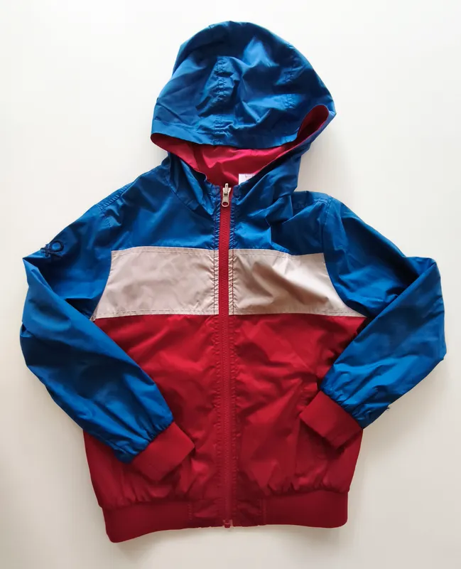 Campera. united colors of benetton. talle: 8 - 9.