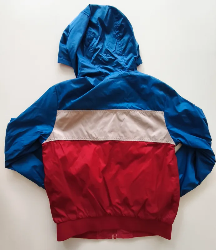 Campera. united colors of benetton. talle: 8 - 9.