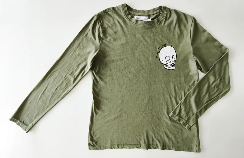 Remera manga larga. zara. talle: 11 - 12.