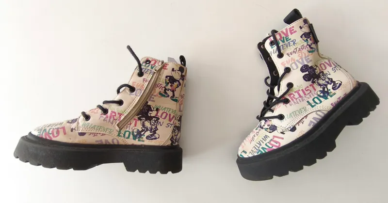 Bota. zara. talle 31 eur.