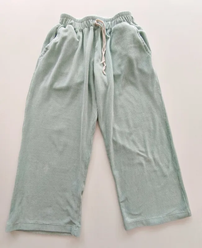 Pantalón. mkl. talle: 5 - 6.