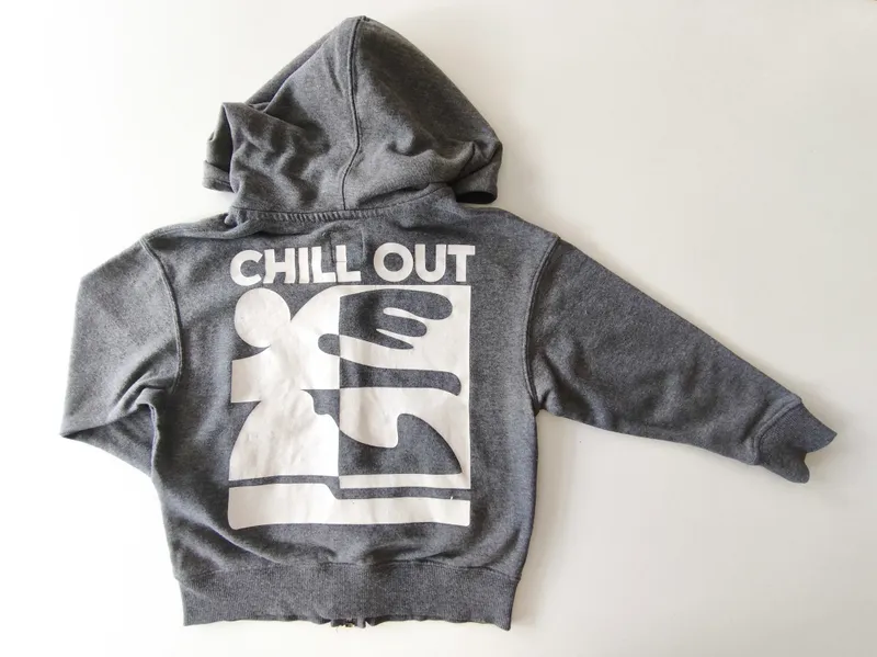 Campera deportiva. bas. talle 6.
