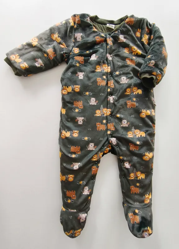 Pijama enterito. teddy boom. talle: 9 - 12 meses.
