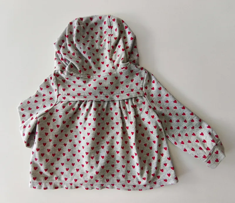 Campera deportiva. gap. talle: 12 - 18 meses.