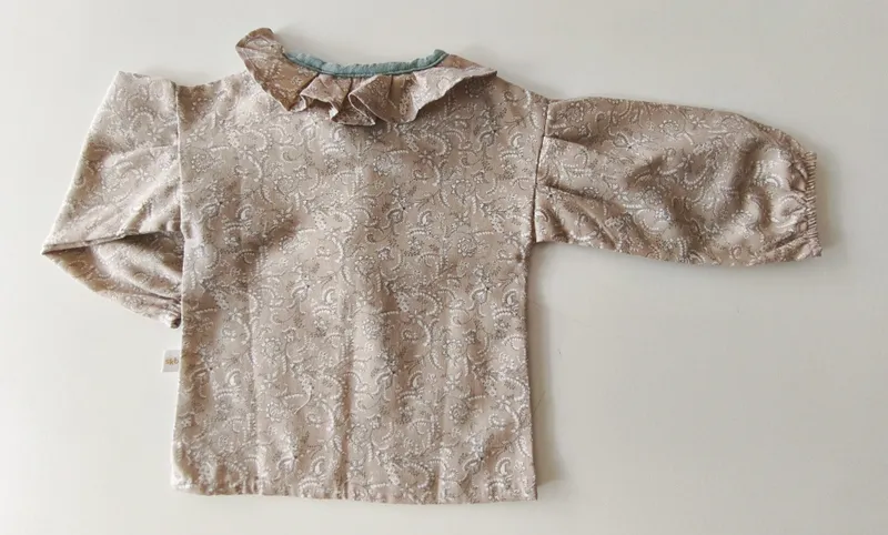 Blusa manga larga. sky blue. talle: 1.