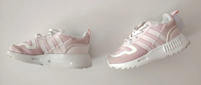 Championes. adidas. talle 21 eur.