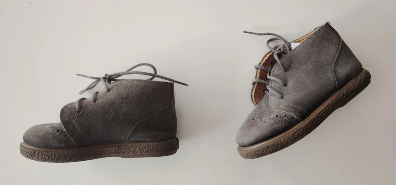 Botas. val-peques. talle 21 eur.