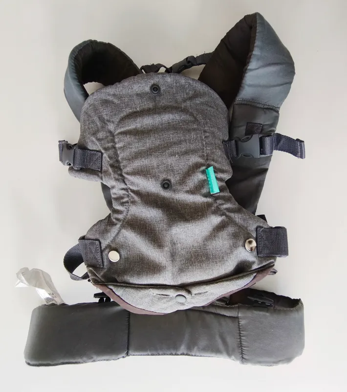 Mochila portabebé. infantino.