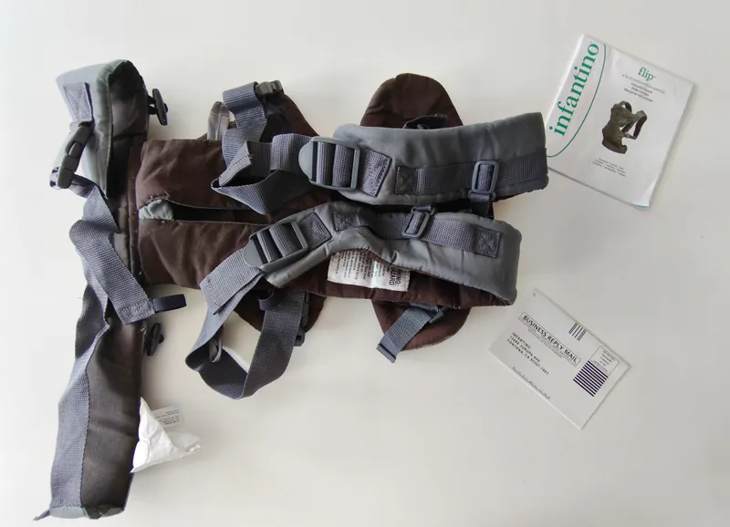 Mochila portabebé. infantino.