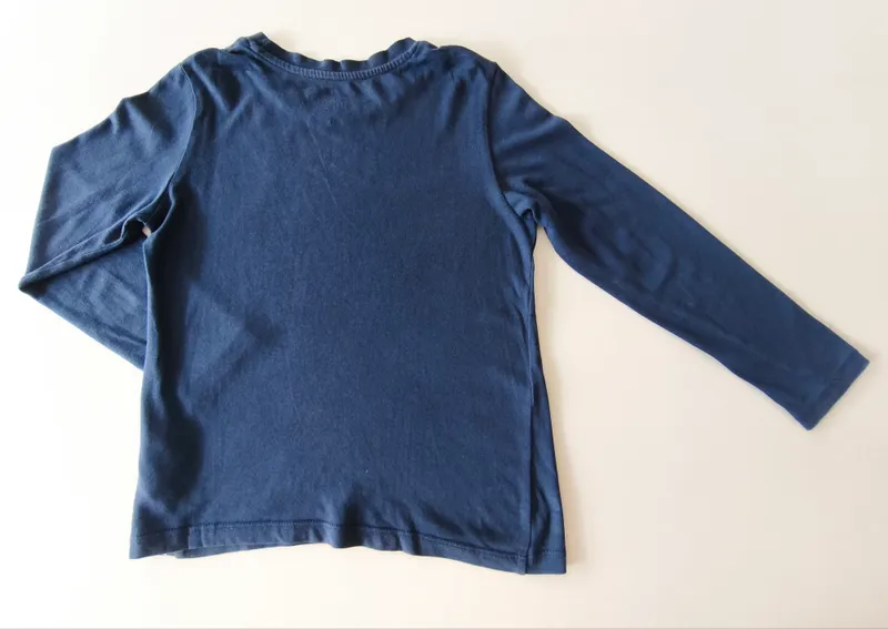 Remera manga larga. h&m. talle: 4 - 6.