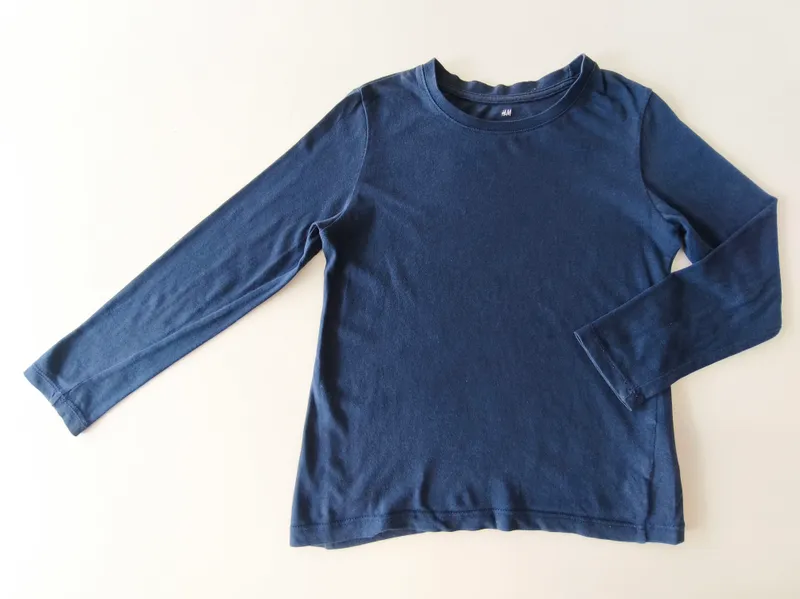 Remera manga larga. h&m. talle: 4 - 6.