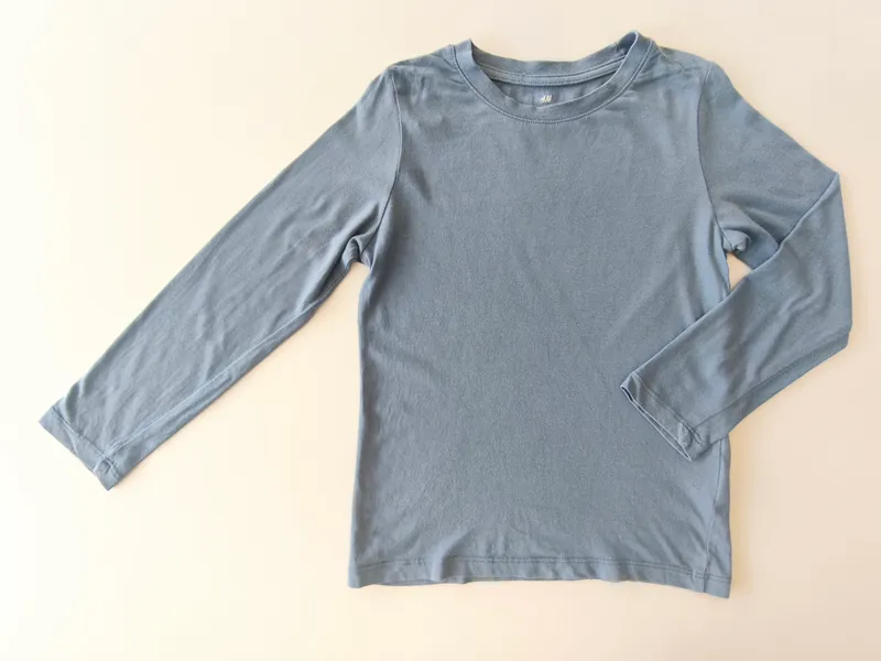 Remera manga larga. h&m. talle: 4 - 6.