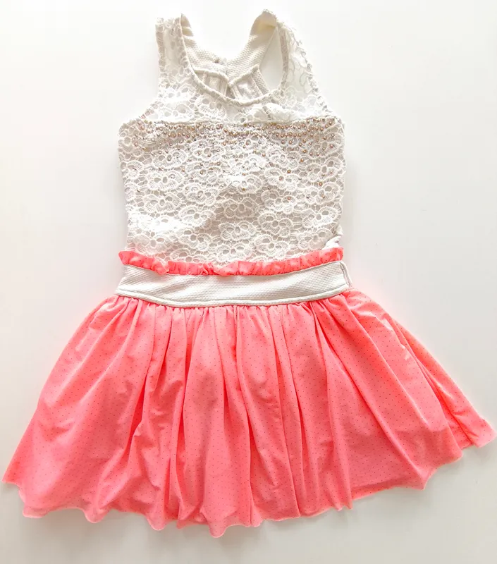 Vestido sin mangas. fugly. talle:  14 - 16.