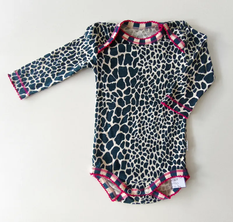 Body manga larga. claesens baby. talle: 0 - 3 meses.