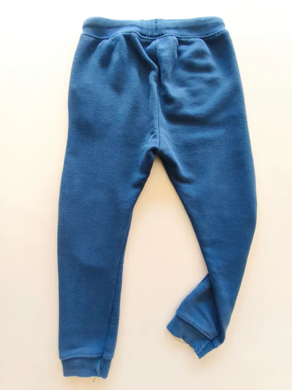 Buzo. zara. talle: 4 - 5.