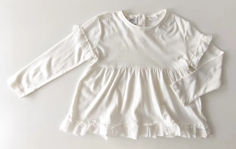 Remera manga larga. zara. talle: 3 - 4.