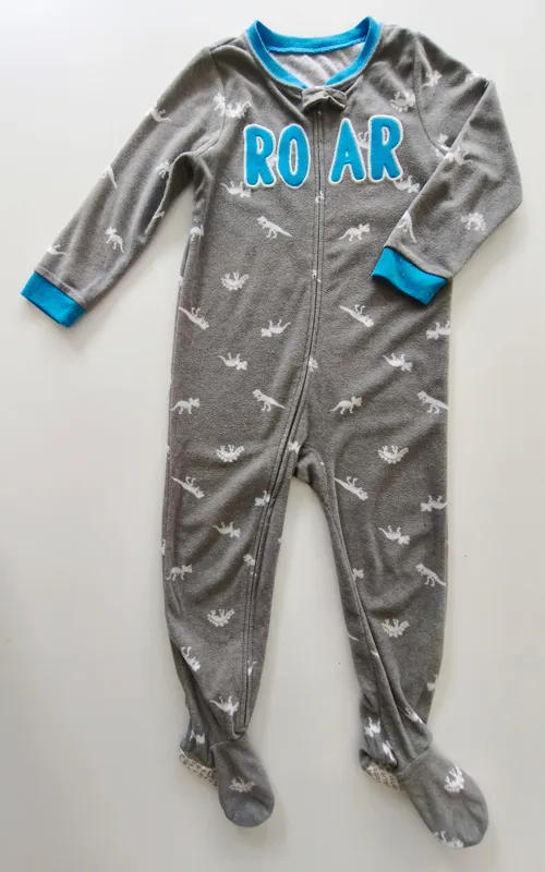 Pijama enterito. carter's. talle: 4.