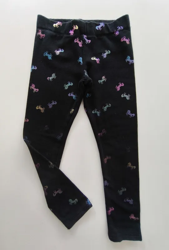 Calza. h&m. talle: 5 - 6.