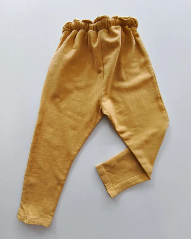 Jogging. zara. talle: 3 - 4.