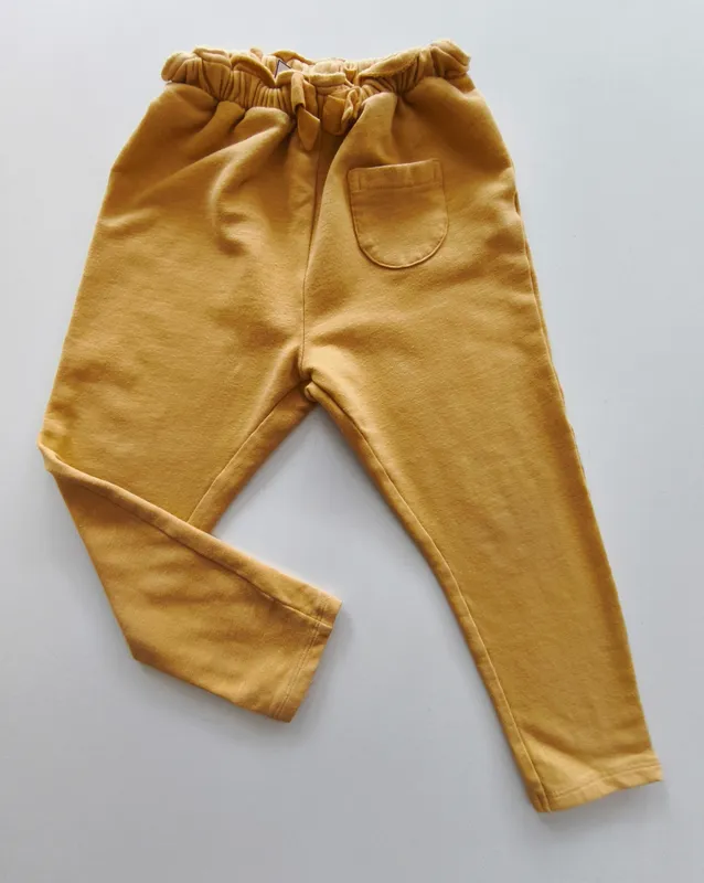 Jogging. zara. talle: 3 - 4.