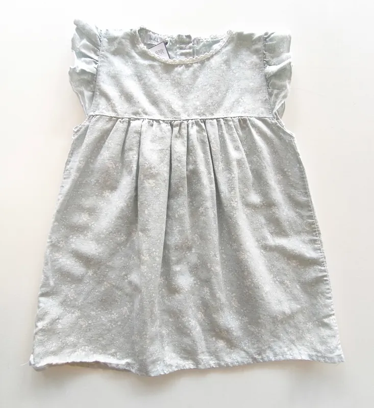 Vestido sin mangas. mkl. talle: 4.