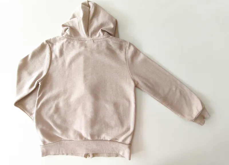 Campera deportiva. h&g. talle: 10.