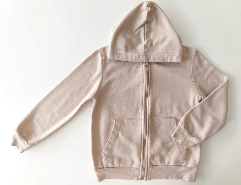 Campera deportiva. h&g. talle: 10.
