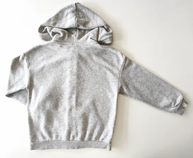 Campera deportiva. h&m. talle: 4 - 6.