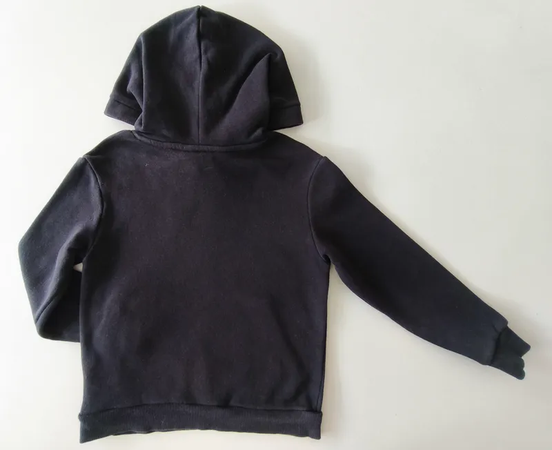 Buzo. h&m. talle: 4 - 6.