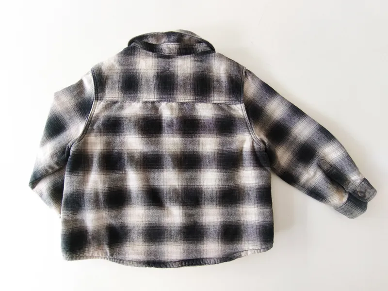 Camisa manga larga. zara. talle: 18 - 24.