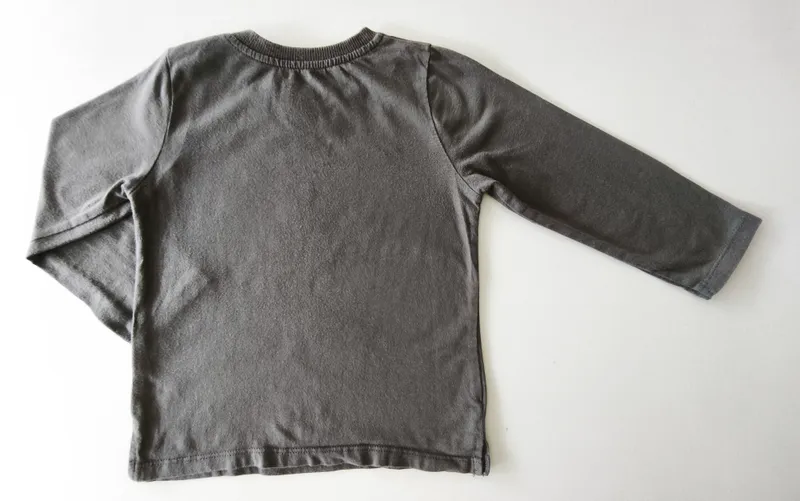 Remera manga larga. bas. talle: 18 - 24 meses.