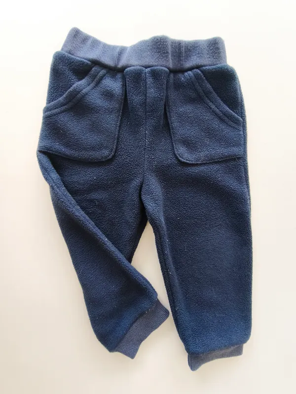 Jogging. h&g. talle: 18 m.