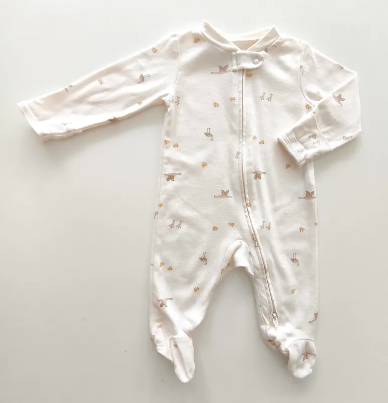 Pijama enterito. carter's. talle: 3 meses.
